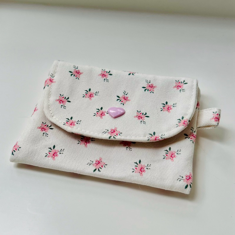 กระเป๋าใส่บัตร ใส่เงิน ผ้าหนามีซับใน ลายดอกไม้🌷แถมพวงกุญแจทุกใบค่า