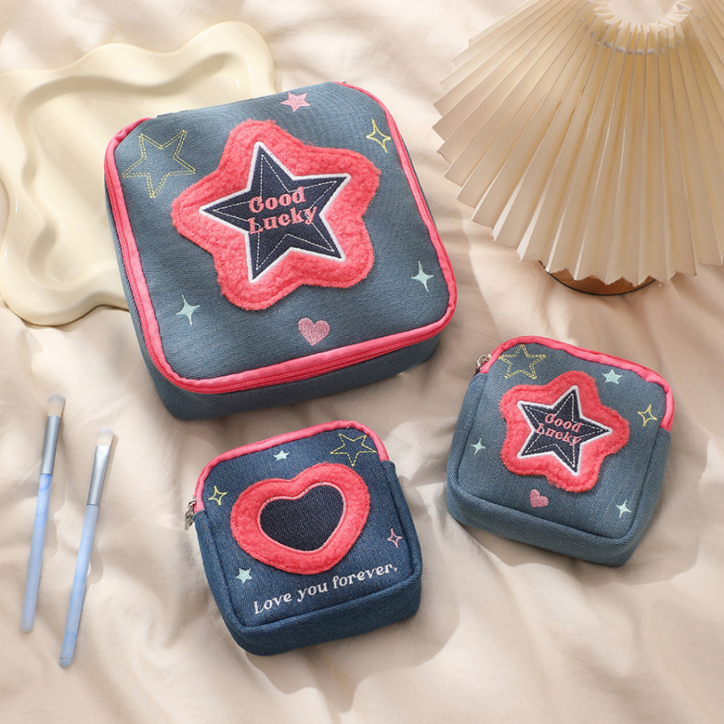 Denim Hisocute กระเป๋าเครื่องสำอางอเนกประสงค์แบบพกพา มี2ขนาด ผ้ายีนส์นิ่ม เก็บหูฟังใส่เหรียญ จัดระเบียบ สไตล์น่ารัก