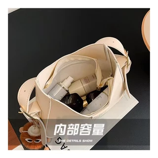 【รุ่นใหม่】กระเป๋าสะพายข้าง งานดีมาก ใส่ของได้เยอะ มีชิป สไตล์เกาหลี มีตัวห้อย ส่งที่ไทย