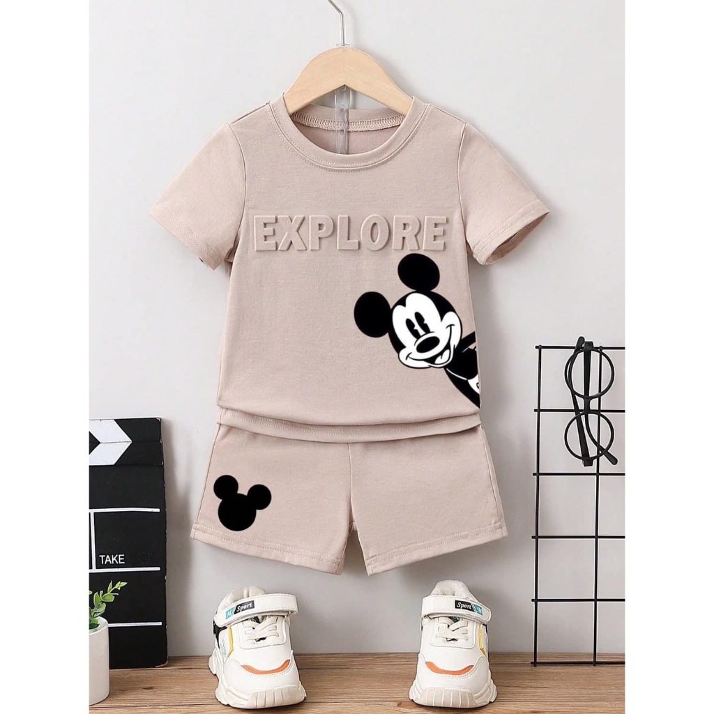พร้อมส่ง ด51-ด54 ชุดแก๊งการ์ตูน ได้เสื้อ+กางเกงค่ะ