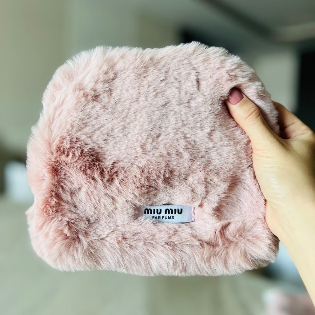 กระเป๋าถือ ขนฟูฟ่อง กระเป๋า สีชมพูขนเฟอร์ MIU MIU PINK FEATHER BAG