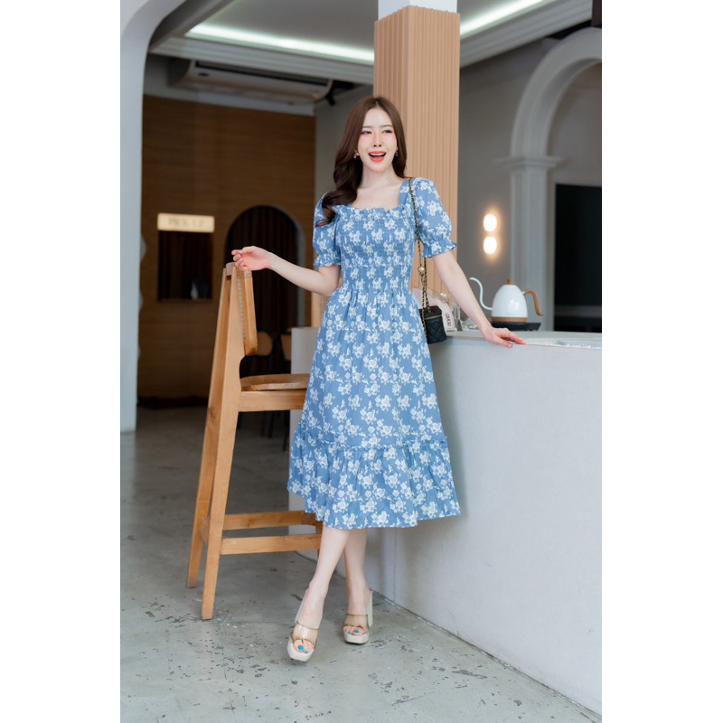 🎉s70 เดรสคอเหลี่ยมแขนตุ๊กตา