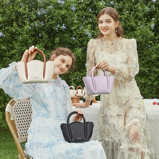 AGE FREE Tya Bag กะเป๋าถือกระเป๋า มินิมอลกระเป๋า คอสบอดี้ ผู้หญิง กระเป๋าชีลิน ของขวัญ