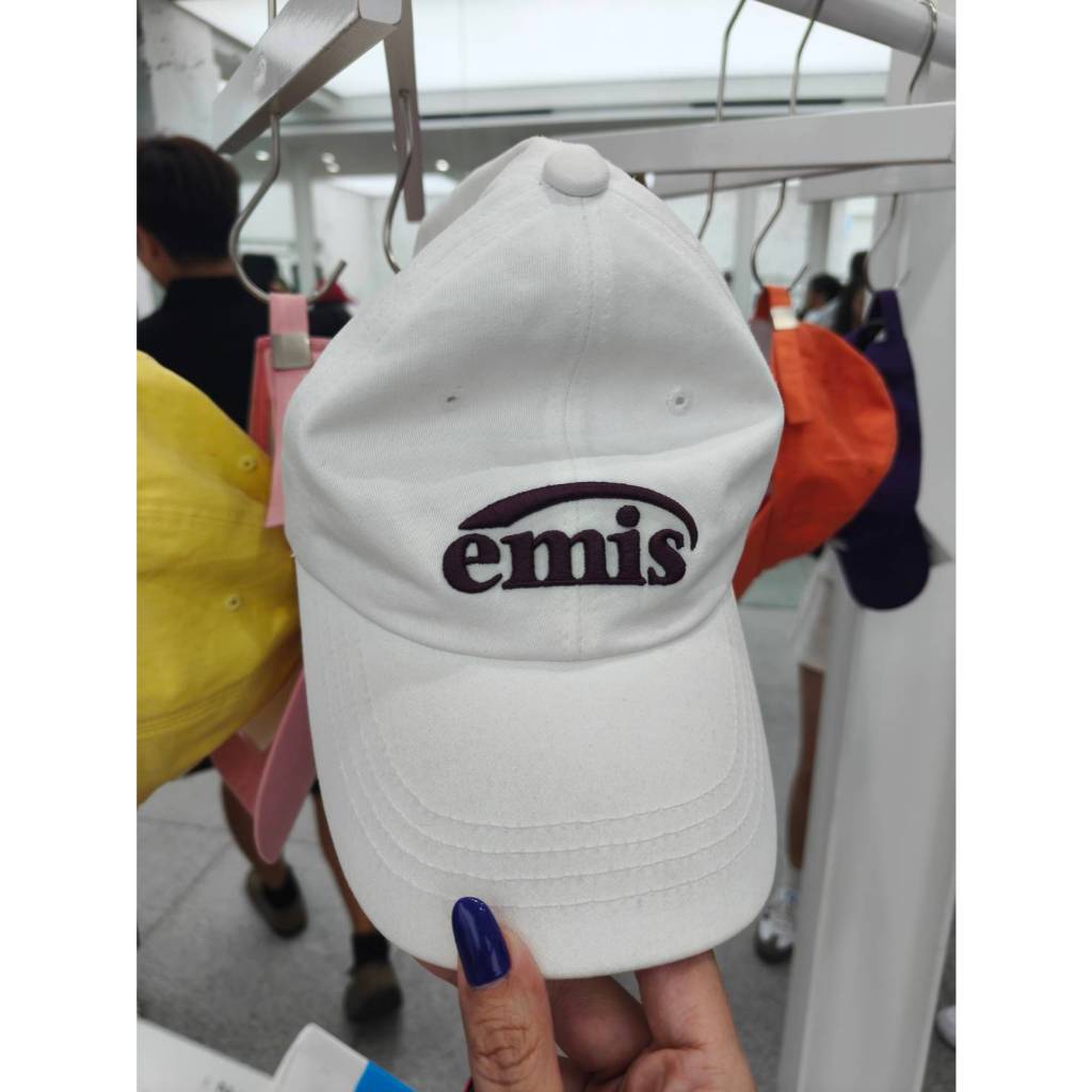 [สินค้าของแท้100% พร้อมส่งในทันที] EMIS  New Logo emis cap-white