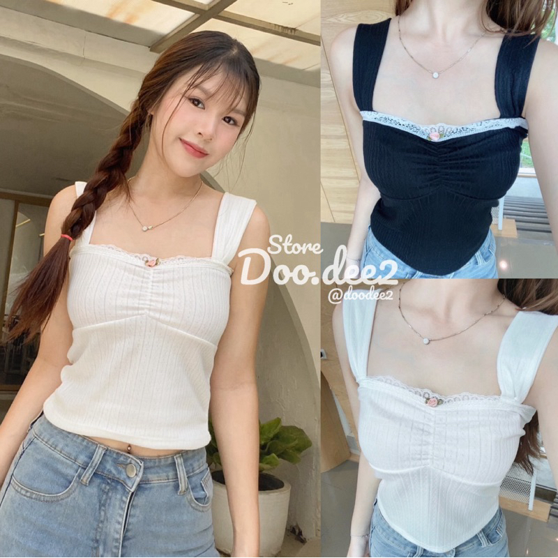 ♦️DOODEE2♦️ เสื้อสายเดี่ยวจับจีบคอเหลี่ยม แต่งลูกไม้+ดอกจิ๋ว ผ้ายืดทอลายลูกไม้