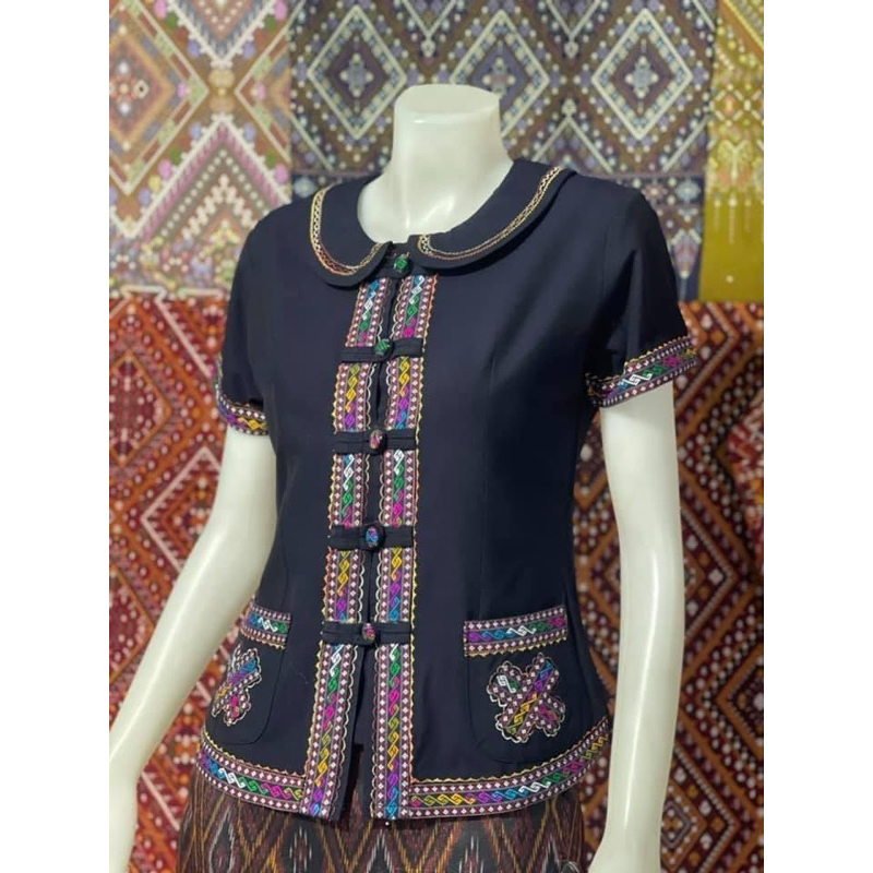 เสื้อคอบัว พื้นเมือง