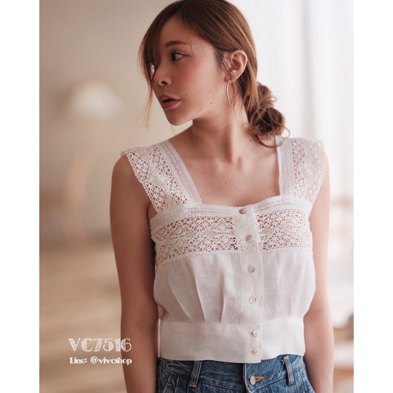 เสื้อครอป ผ้าฝ้าย ผสม ลูกไม้ ซิปข้าง จากร้าน pplain.pp สีขาว อก-35” เอว-28”