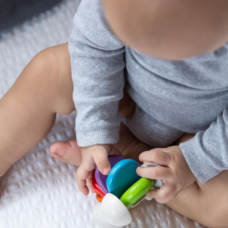 PlanToys ของเล่นไม้ 5229 Baby Car รถยืดหยุ่น เสริมพัฒนาการ สำหรับเด็กอายุ 6 เดือน ขึ้นไป — صورة 2