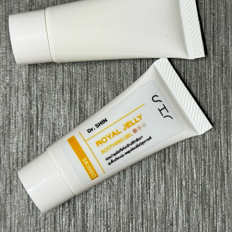 เจลบำรุงผิว เพิ่มความแข็งแรงให้ผิว Dr. Shin Royal Jelly Gel Moisturizer ปริมาณ 10 กรัม