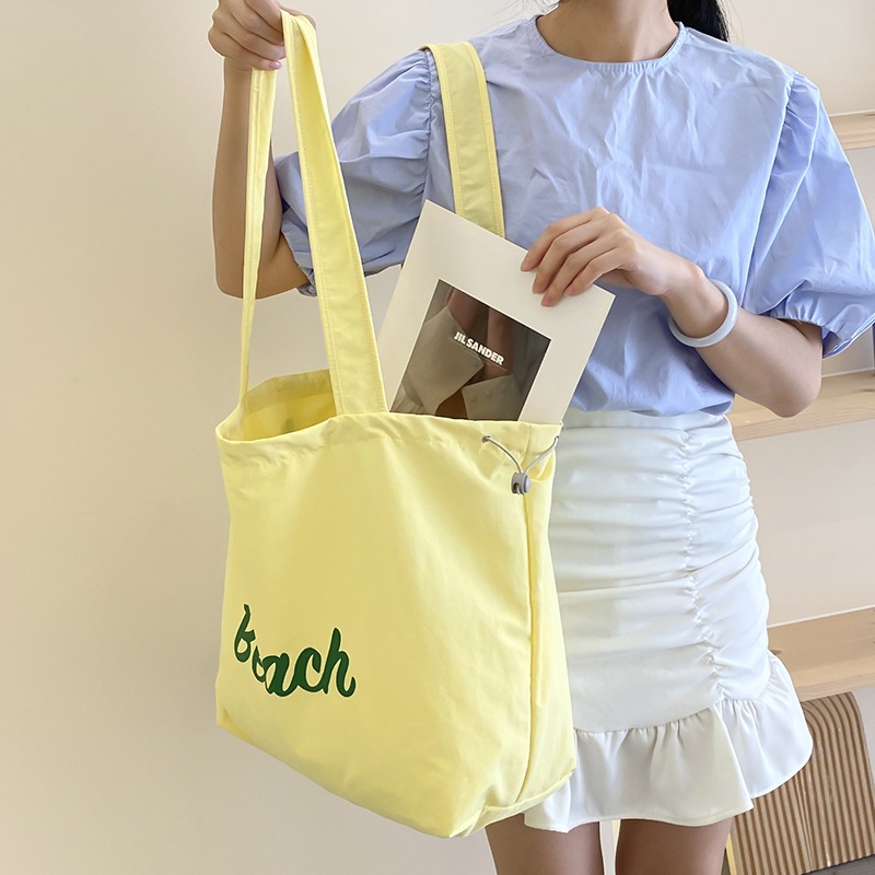 Beach Girl กระเป๋าผ้าแคนวาส รูดปิดได้ ลดโลกร้อน
