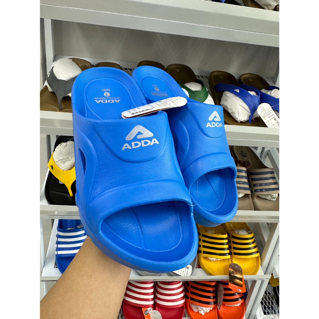 P รองเท้าแตะแบบสวม  ADDA แอดด้า รุ่น 52201  สี ดำ แดง ฟ้า ขาว ส้ม เหลือง เทา  Size 4-10