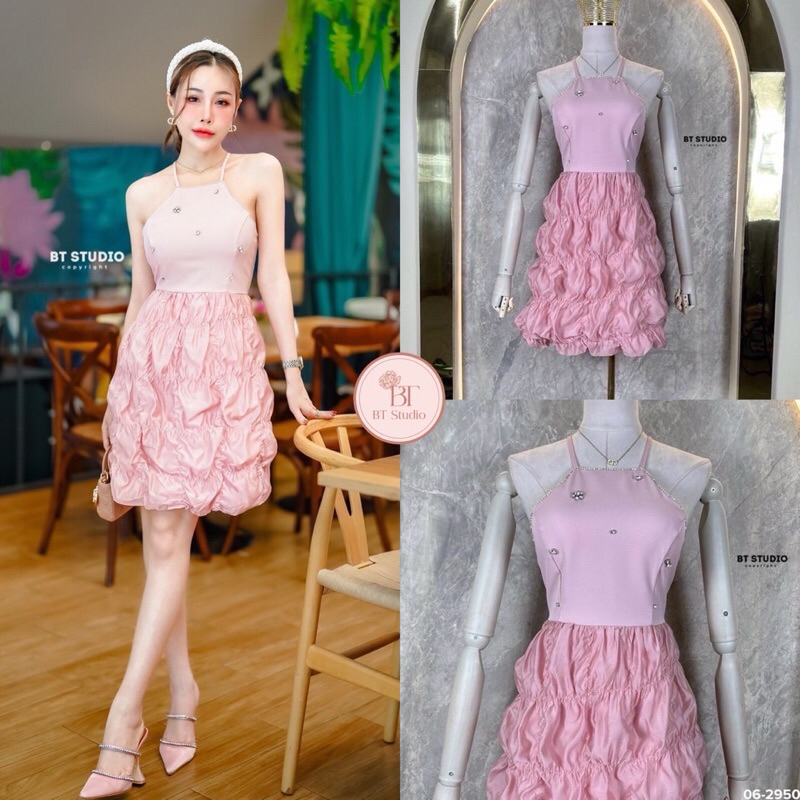❤️SALE❤️มือ1👆🏻: เดรสสั้นสายเดี่ยวสายไขว่ด้านหลังอกเสริมฟองน้ำแต่งเพชรกระโปรงจับจีบย่น ป้าย Bt studio