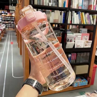 กระบอกน้ำ 2 ลิตร มีข้อความบอกเวลากินน้ำ ขวดน้ำแบบพกพา พลาสติก PC อย่างดี no stickers