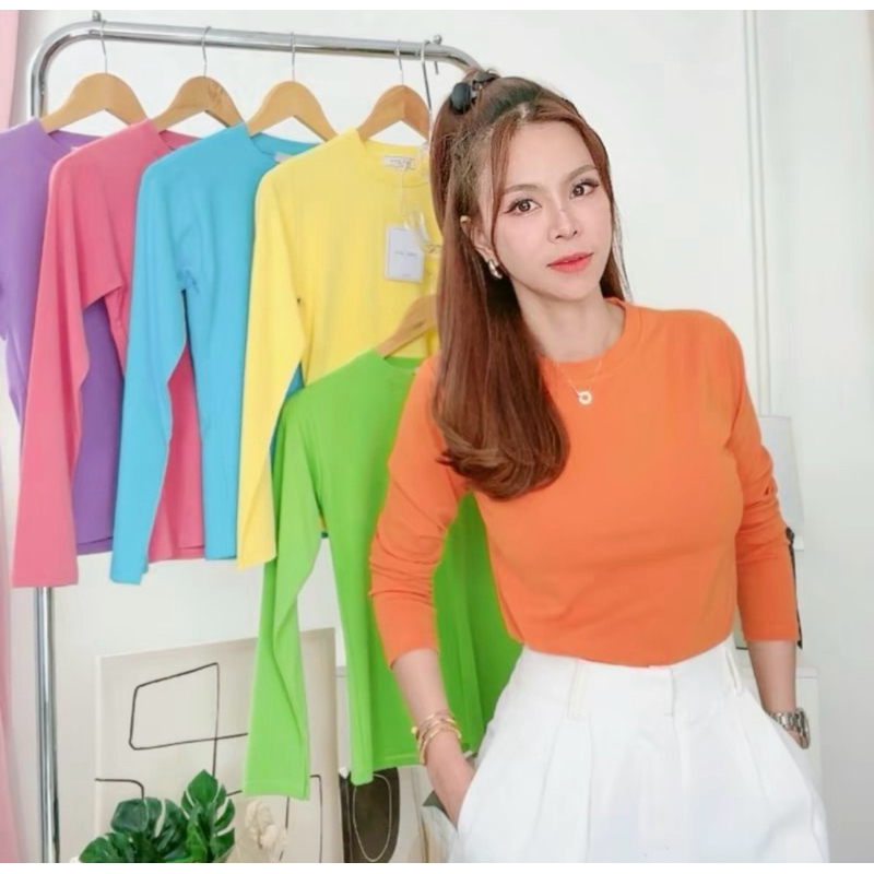 002 เสื้อแขนยาว คอกลม ทรงเข้ารูปพอดีตัว Free size มีหลายสี