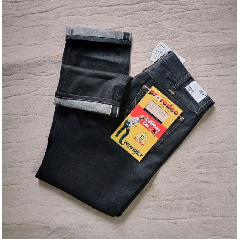 Wrangler (ริมขาว) Selvedge Denim 13MWZ ผ้าดิบหนังไก่ made in Thailand ราคา 3,590฿ กางเกงยีนส์ผู้ชาย
