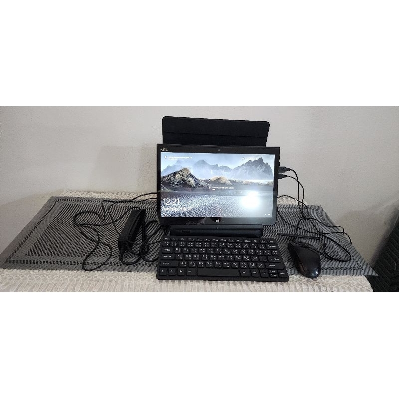 แท็บเล็ต Fujitsu Stylistic Q736 Core i5 Gen6 /RAM 4GB /SSD 128GB /HDMI /WiFi /Bluetooth สภาพดี