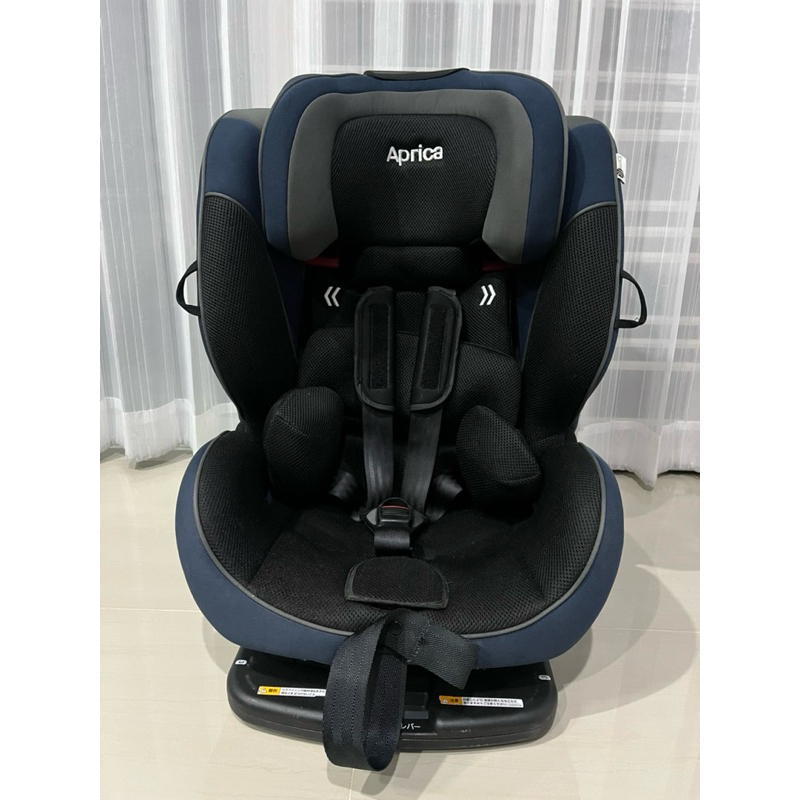 คาร์ซีท Aprica รุ่น form fit ติดตั้งระบบ isofix คาร์ซีทสำหรับเด็กโต