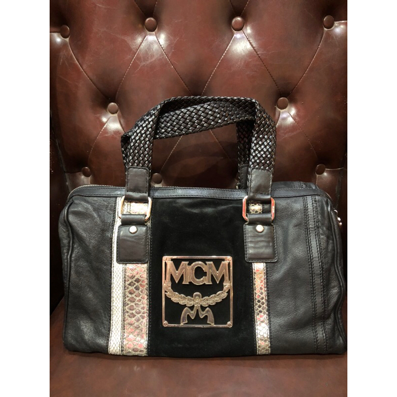 Boston leather mini bag MCM Black in Leather กระเป๋าMCM รุ่นลิมิเต็ดอิดิชั่น ผลิตในอิตาลี ของแท้ 100