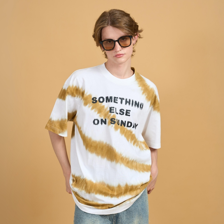 Hidden Folder (SOMETHING ELSE ON SUNDAY : Tie-dye) เสื้อยืดมัดย้อม แฮนแมด สีสันสดใส ใส่อยู่บ้าน วันหยุด
