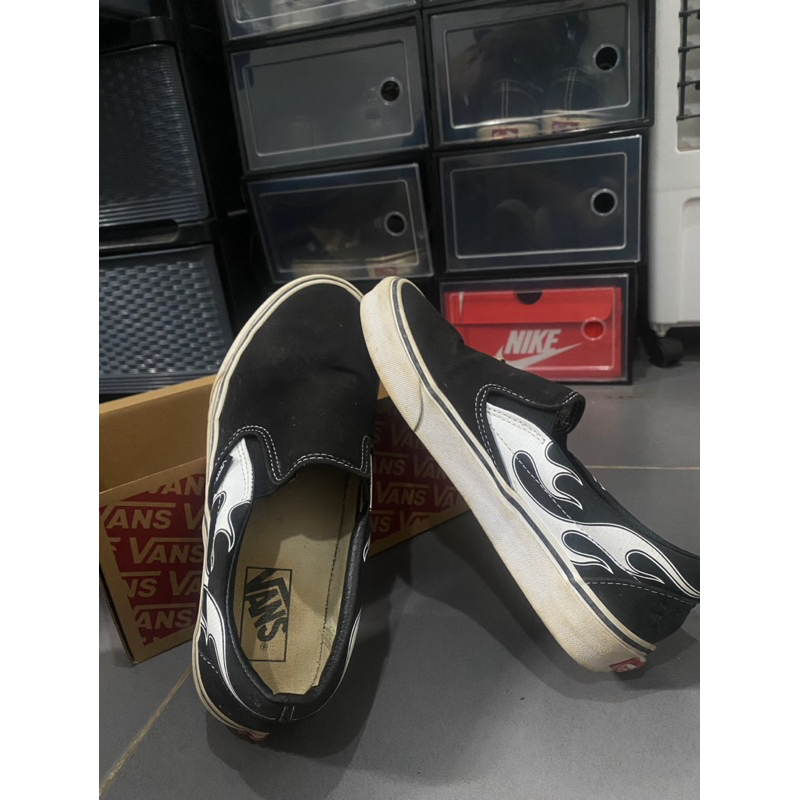 vans slip on ลายไฟ แท้ 100%