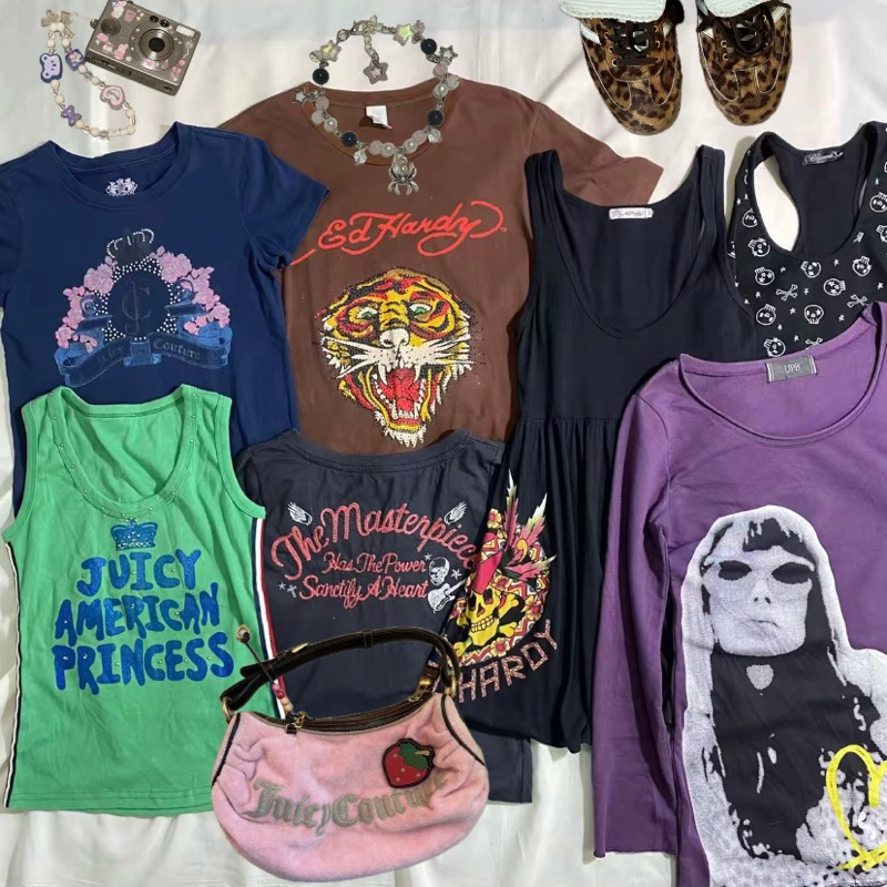 ˚꩜☆ 𝐍𝐞𝐰✰ เสื้อผ้ามือสอง/กระเป๋าY2K/Juicy/Ed Hardy🖤