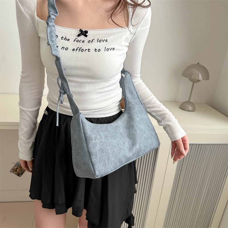 bag_1(BAG2070) กระเป๋าสะพายไหล่หนังพียู-ปรับสายย่นสะพายข้างได้