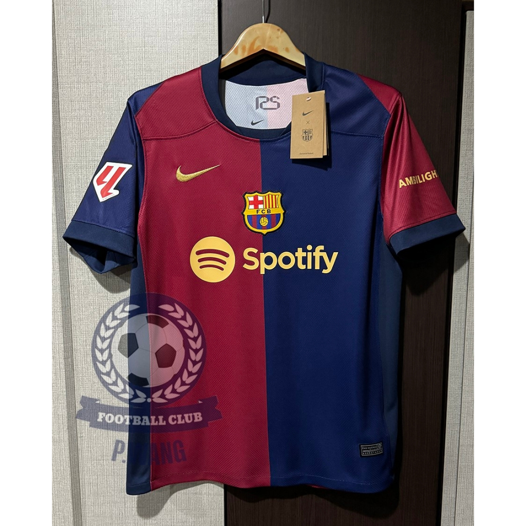 New!! เสื้อ บาร์เซโลน่า HOME เกรดแฟนบอล 2024/25 ฟลูออฟชั่นอาร์ม และชื่อเบอร์นักเตะแบบใหม่ล่าสุด รับประกันคุณภาพสินค้า