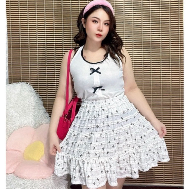 [พร้อมส่ง] กระโปรงผ้ายืดลายโบว์น่ารักๆ เอวก่อนยืด 34 นิ้ว ยืดได้ 54 นิ้ว สะโพกก่อนยืด 70 นิ้ว ยืดได้80“ความยาว 20 นิ้ว