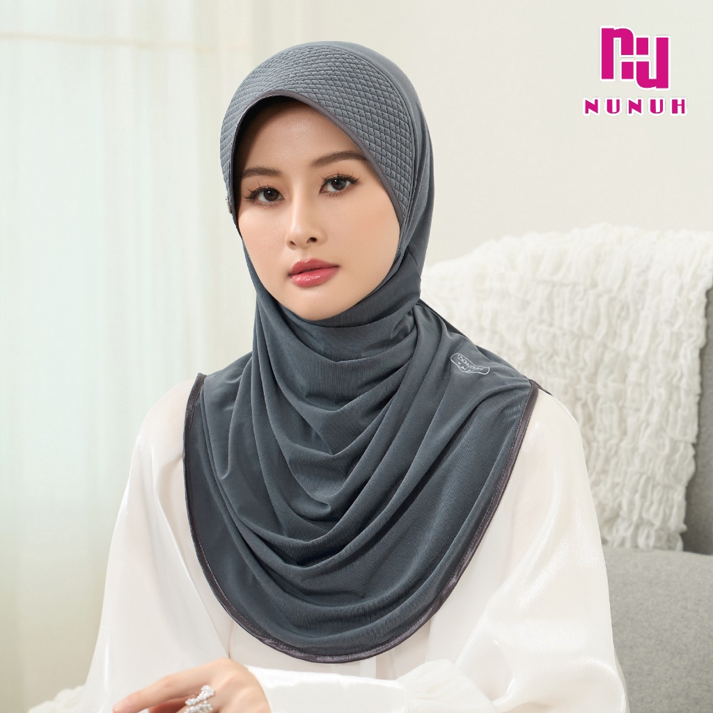 NU CLASSIC ผ้าคลุมฮีญาบแบบสวมสำเร็จคลาสสิค ปัก NU ทรงฟองน้ำตาราง(FN-N-NU)