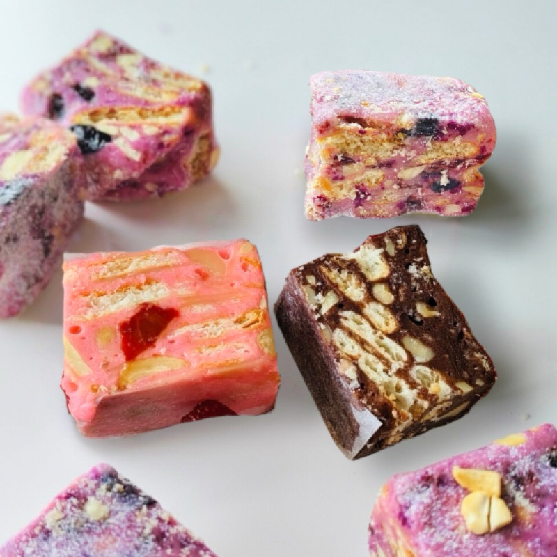 นูกัต คละรส สตรอว์เบอรี่+ช็อคโกแลต+บลูเบอร์รี่ 9 ชิ้น Pre-order