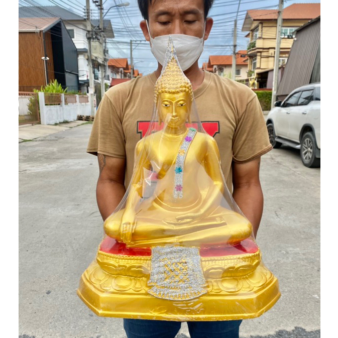 พระปางสะดุ้งมาร กว้าง15.5นิ้ว สูง 21 นิ้ว องค์ใหญ่เป็นพระประธาานได้
