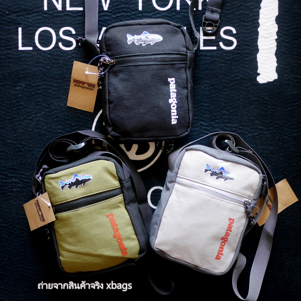 Patagonia สะพายข้างทรงตั้ง logo แนวตรง สายยาวมาก ผ้าหนา