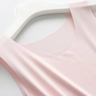 เสื้อกล้ามซับในแบบไร้ขอบ คอกว้าง