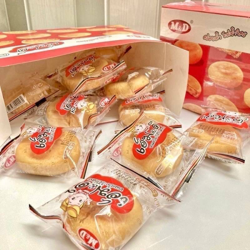 ขนมเปี๊ยะไก่หยอง MD ขนมเปี๊ยะไส้ไก่หยอง M&D เอ็ม&ดี 1กล่อง 12 ชิ้น