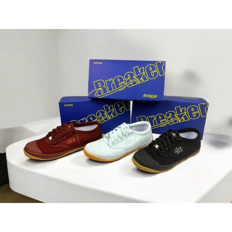 รองเท้านักเรียน Breaker Futsal เบอร์ 29 ถึง 45 (สามารถขอบิลเบิกทางโรงเรียนได้)