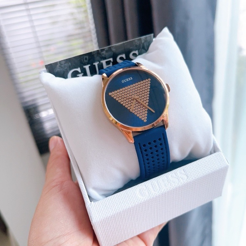 นาฬิกาผู้หญิงสายซิลิโคนGuessW1227L3