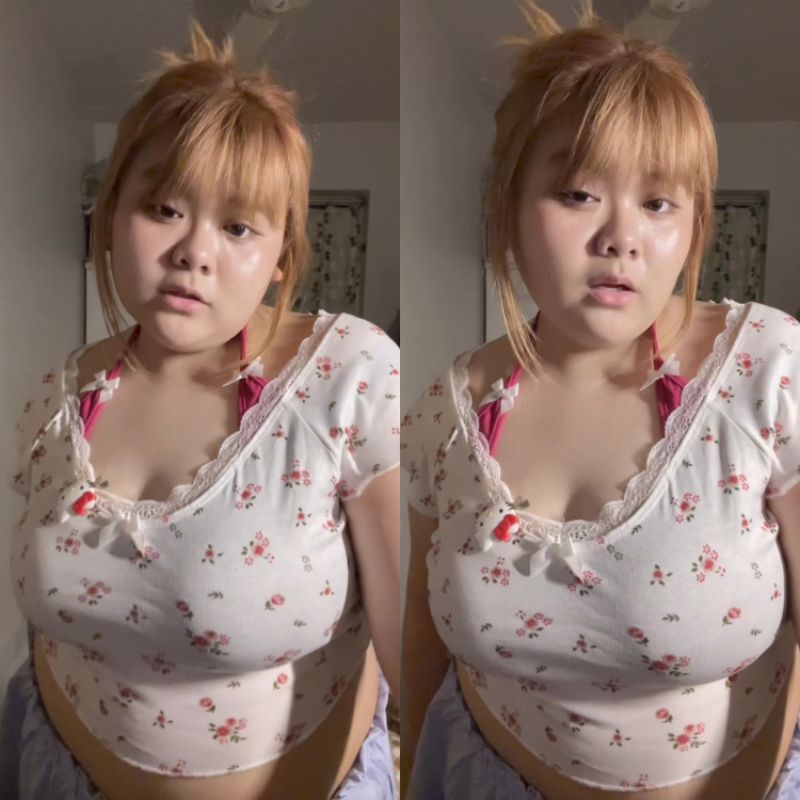 Shein เสื้อยืดลายดอก แต่งสายคล้องคอสีแดง ป้ายXL
