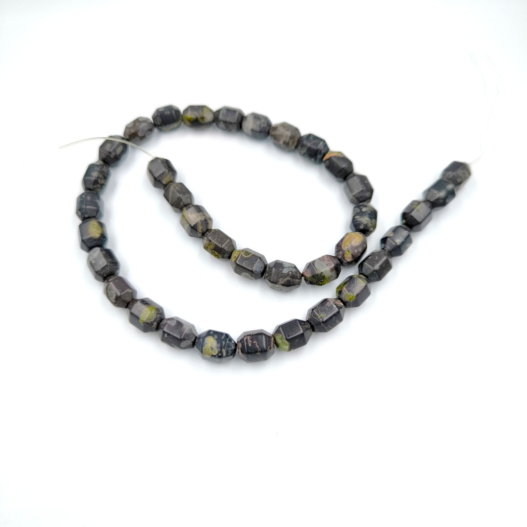 ลูกปัดหินแท้ ลักษณะเม็ดรูปไข่เจียรเหลี่ยม หิน Brown Jasper ขนาด 8x11 mm - (LZ-0617)