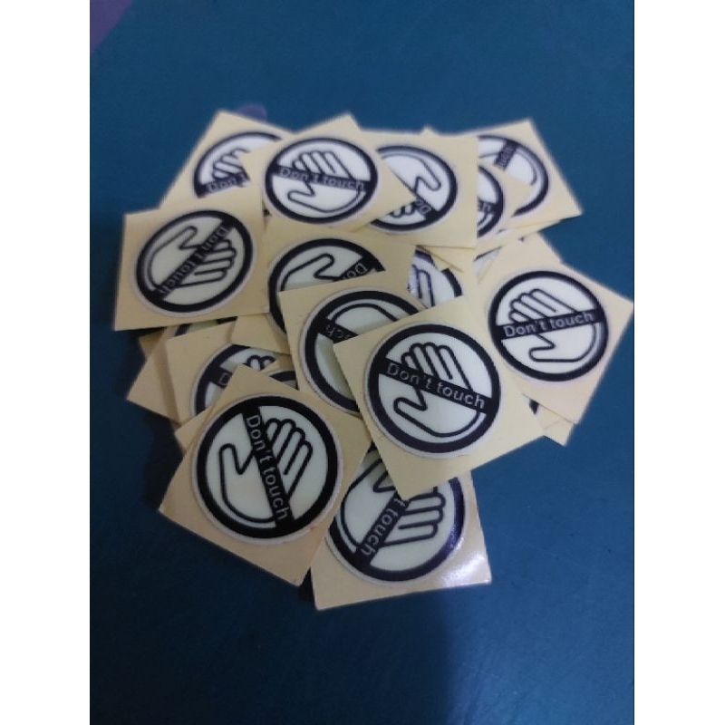 stickerเรืองแสงลDon t touch2.5cm