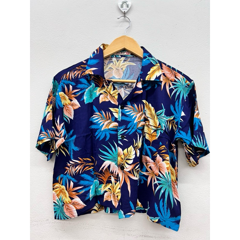 เสื้อฮาวายครอปสั้นลายใบไม้ขนนก สำหรับผู้หญิง มี3สีให้เลือก(งานไทย)พร้อมส่ง