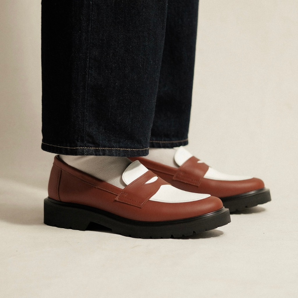 Basic No.03 รองเท้าหนังแท้ ทรงคลาสสิค Loafers สีทูโทนขาว-น้ำตาล
