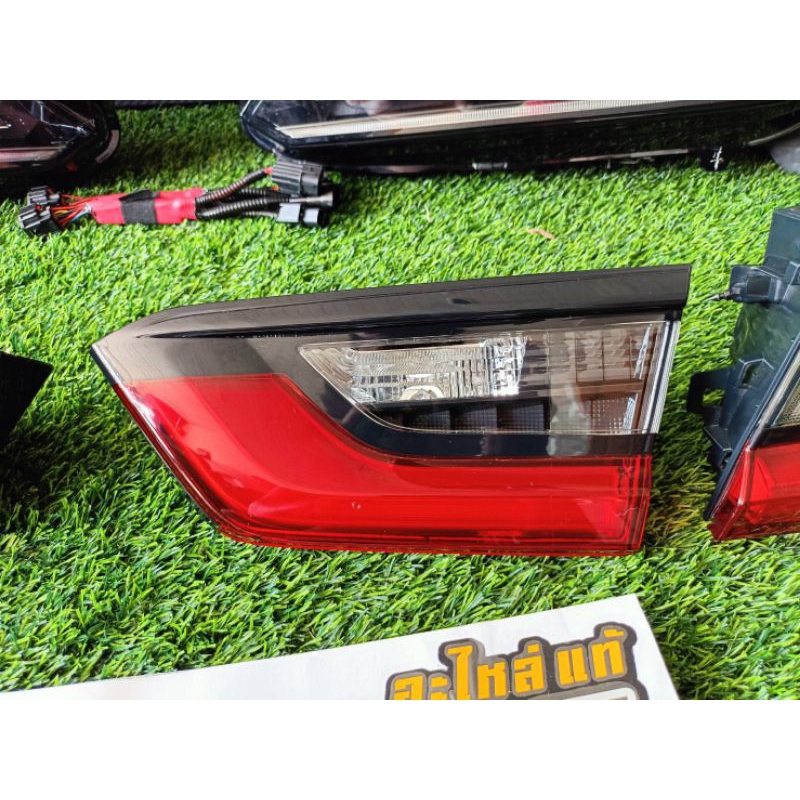 ไฟฝาท้าย 4 ประตูดวงในฝั่งคนขับขวา City turbo 2020-ปัจจุบัน