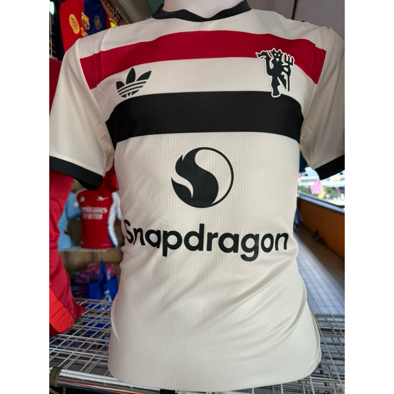 เสื้อบอลแมนยูขาวPlayae2024-2025