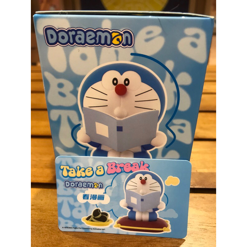 Doraemon Take a Break : Look at comics