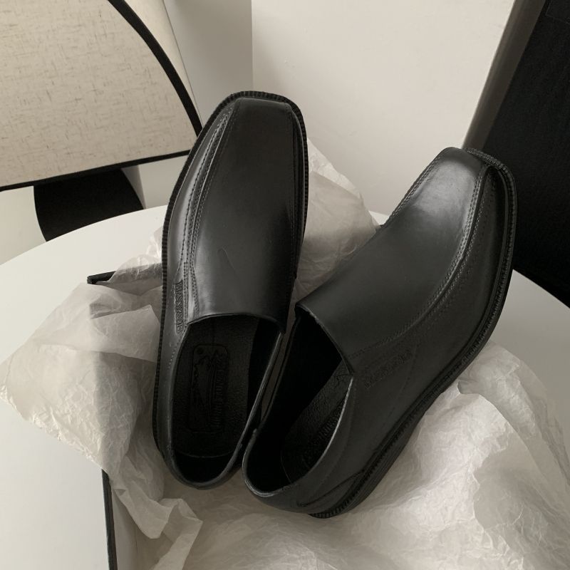 Tnicoo สินค้าราคาสุดคุ้ม รองเท้าคุัทชูคุณผู้ชาย ดีไซน์เรียบร้อยสุภาพใส่ทำงาน ใส่เรียนหรือออกงานทางการก็คุ้มค่าเพราะราคา