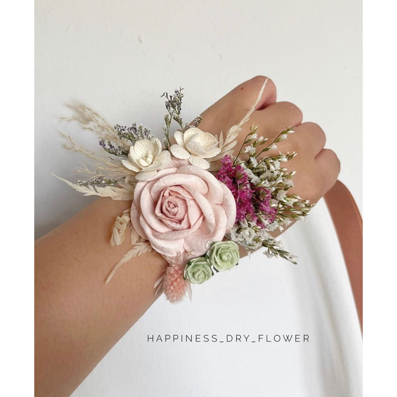 New 💫 ข้อมือเพื่อนเจ้าสาวสีโอรสอ่อน ดอกไม้แห้งเก็บได้นานนะค้า