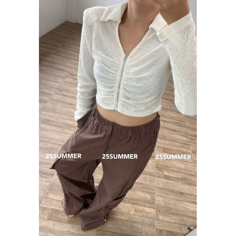 B29 - เสื้อครอปแขนยาว ซิปด้านหน้า