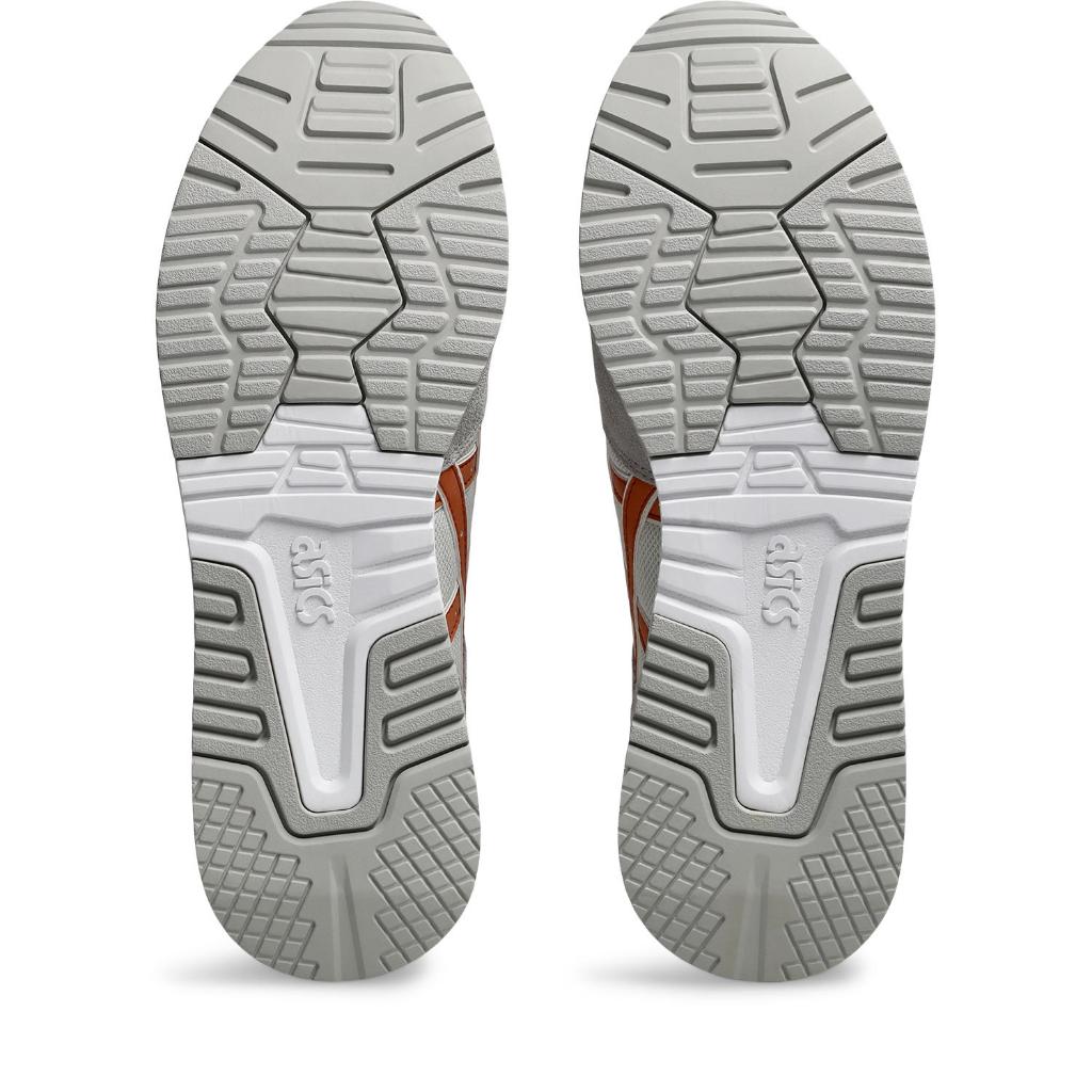 ASICS : 1201A477.201 LYTE CLASSIC MEN SPORTSTYLE ผู้ชาย รองเท้าแฟชั่น ของแท้  PALE OAK/RUST ORANGE