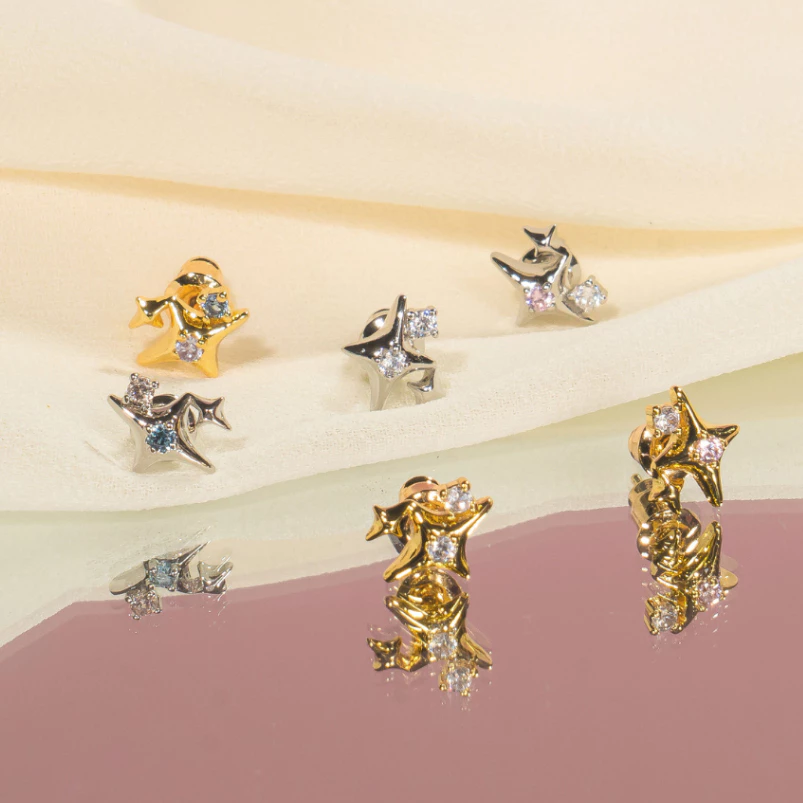 Petite Janus Wink Stud ต่างหูสตั๊ดรูปดาว