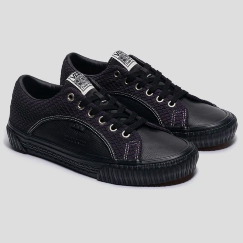 VANS X PASSPORT SKATE LAMPIN BLACK PURPLE SNEAKERS สินค้ามีประกันแท้